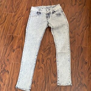 Light Acid Wash Women’s Jeans size 9